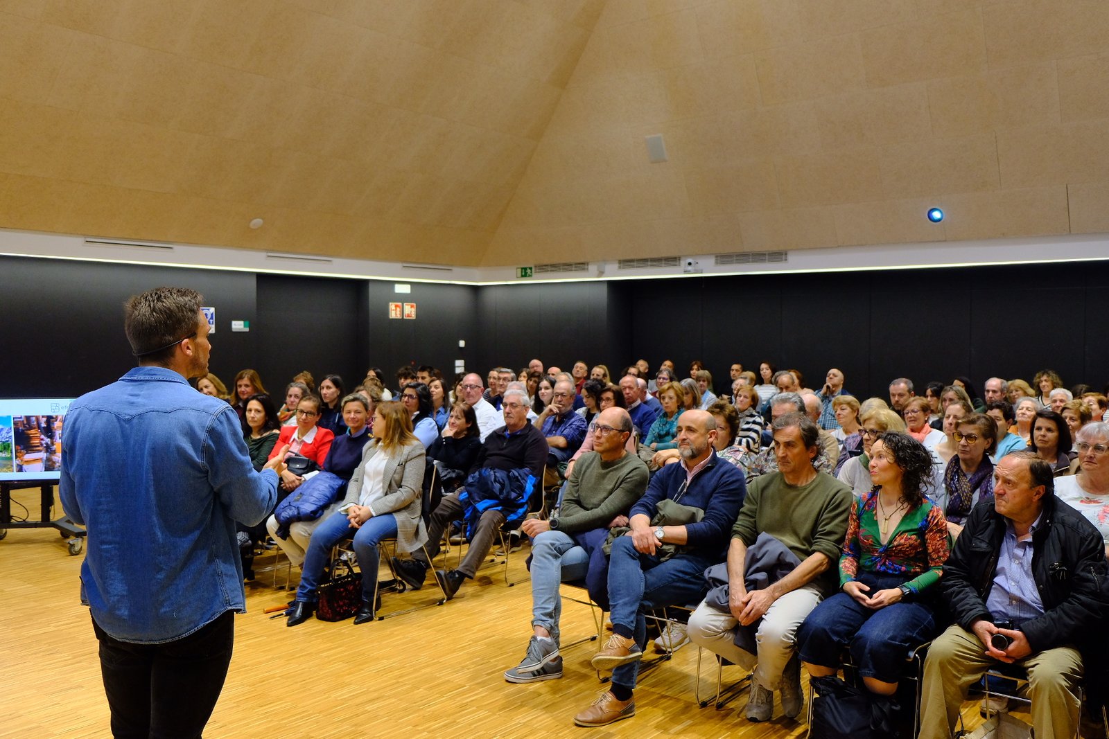 Sesión de Actualización Humana con un equipo de trabajo